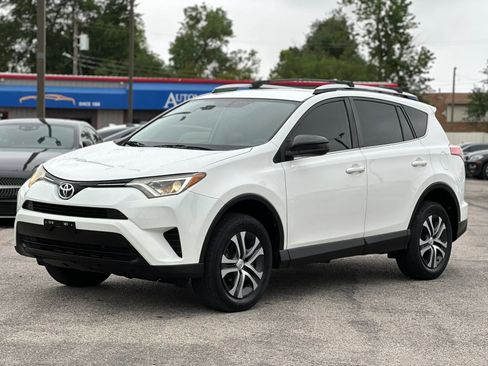 Used 2016 Toyota RAV4 LE w/ Preferred Accessory Package FWD image 1