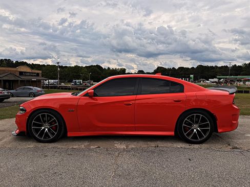 Used 2016 Dodge Charger R/T Scat Pack w/ Beats Audio Group RWD image 8