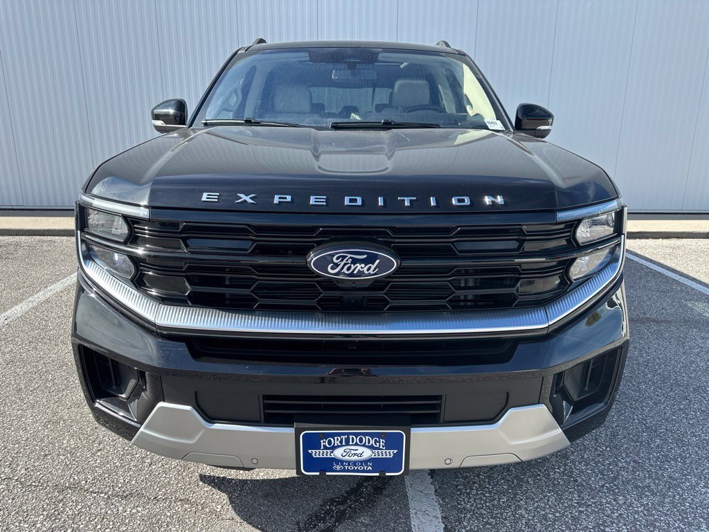Used 2025 Ford Expedition Platinum w/ Platinum Ultimate Package AWD/4WD image 11