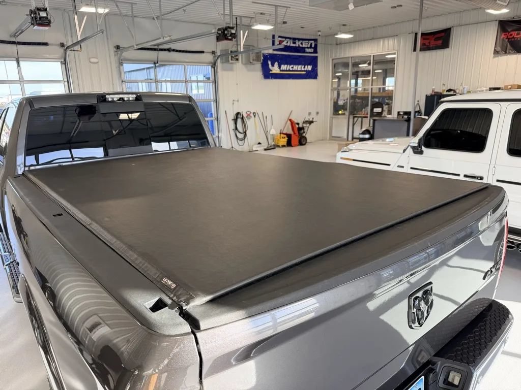 Used 2018 RAM 2500 Laramie w/ Off Road Package AWD/4WD image 9