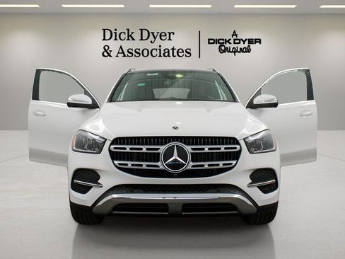 Used 2025 Mercedes-Benz GLE 450e 4MATIC image 8