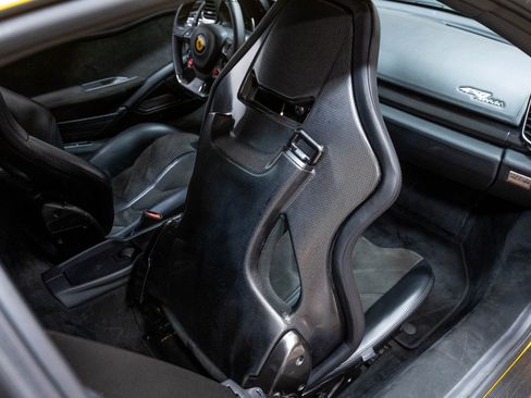 Used 2010 Ferrari 458 Italia Coupe RWD image 31