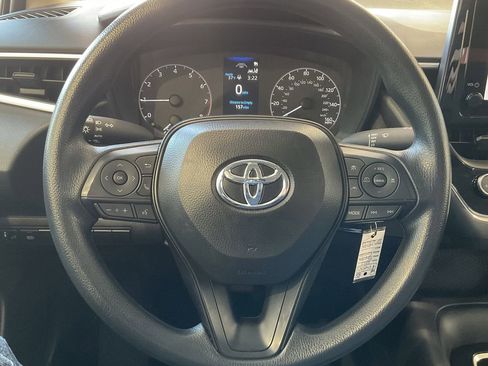 Used 2025 Toyota Corolla LE image 20