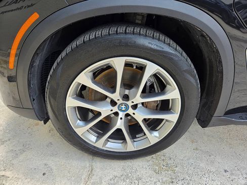 Used 2025 BMW X5 xDrive50e AWD/4WD image 17