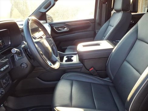 Used 2024 Chevrolet Tahoe Premier w/ Advanced Technology Package AWD/4WD image 5