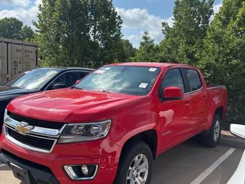 Used 2016 Chevrolet Colorado LT w/ LT Convenience Package AWD/4WD image 3