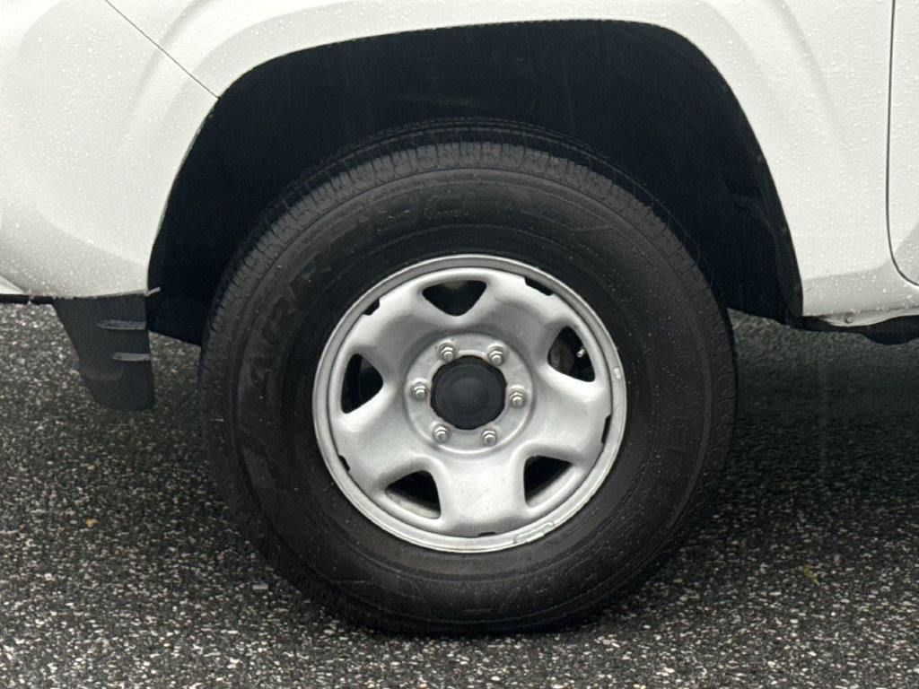 Used 2023 Toyota Tacoma SR AWD/4WD image 18