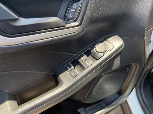 Used 2022 Ford Escape SE FWD image 17