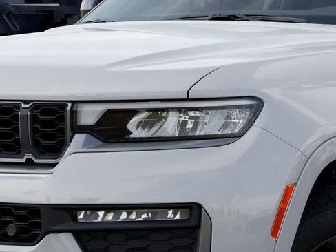 New 2026 Jeep Grand Cherokee Limited Reserve AWD/4WD image 10