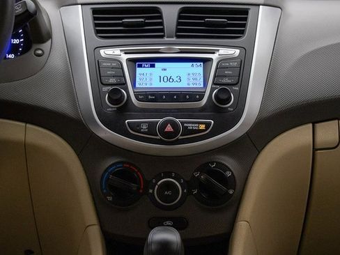 Used 2014 Hyundai Accent GLS image 22