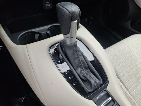 Used 2024 Honda HR-V LX image 14