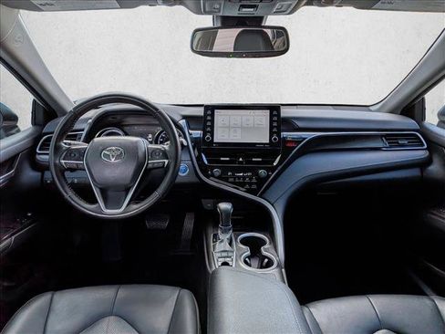 Used 2023 Toyota Camry XLE image 18