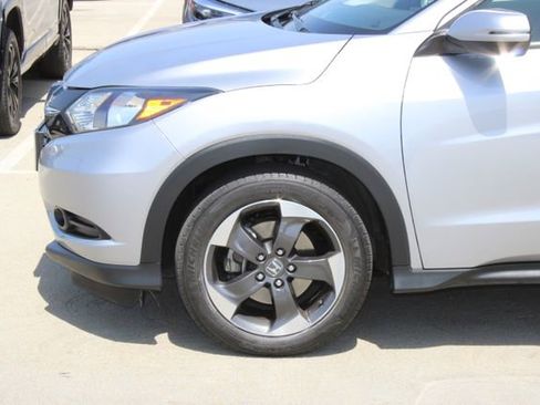 Used 2018 Honda HR-V EX image 4