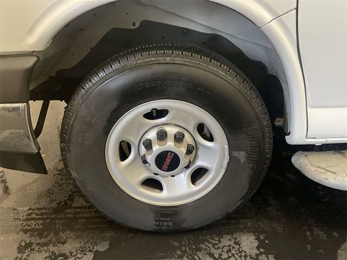 Used 2024 GMC Savana 2500 w/ Driver Convenience Package image 23