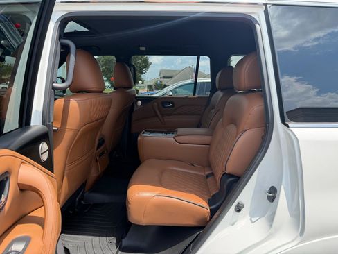 Used 2024 INFINITI QX80 Sensory w/ Cargo Package AWD/4WD image 8