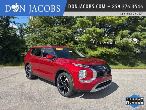 Used 2022 Mitsubishi Outlander SE image 1