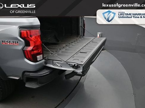 Used 2025 Chevrolet Colorado Trail Boss AWD/4WD image 29