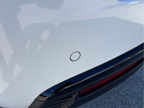 Used 2022 GMC Yukon XL SLE image 16