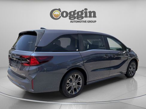 New 2026 Honda Odyssey Touring image 5