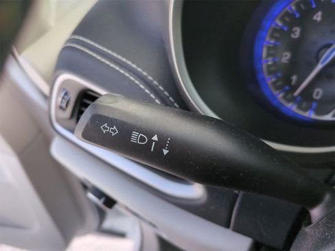 Used 2023 Chrysler Pacifica Touring-L image 26