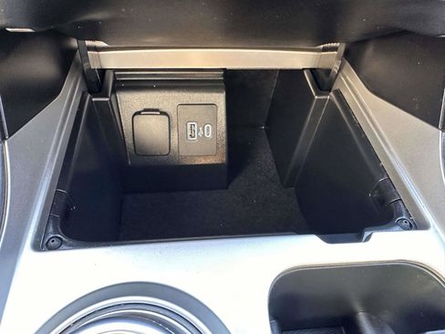 Used 2022 Ford Explorer Limited w/ Equipment Group 301A image 27