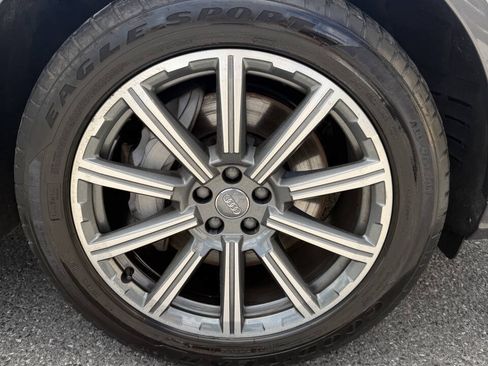 Used 2018 Audi Q7 3.0T Premium Plus w/ Premium Plus Package AWD/4WD image 11