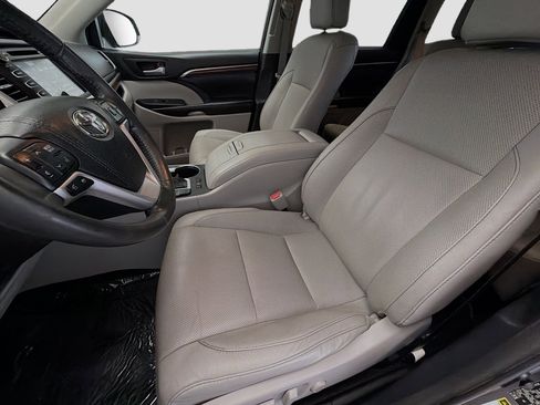Used 2016 Toyota Highlander Limited image 11