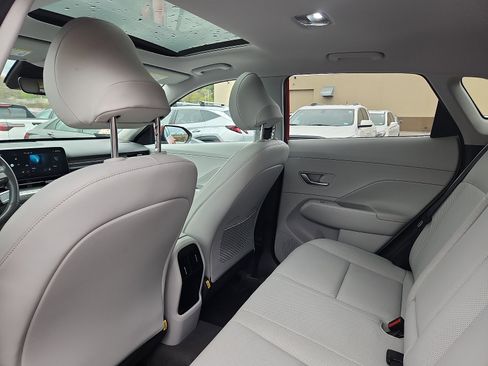 Used 2024 Hyundai Kona Limited FWD image 25