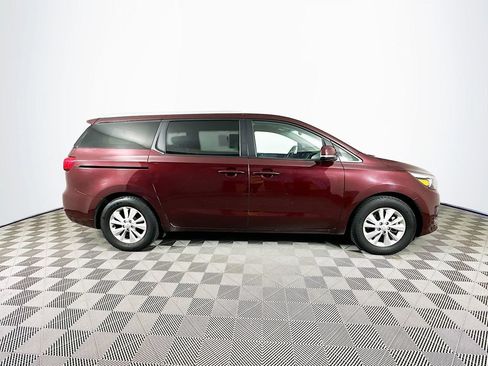 Used 2016 Kia Sedona LX w/ Option Group 020 FWD image 11