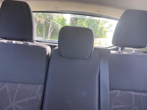 Used 2013 Ford Fiesta SE FWD image 33