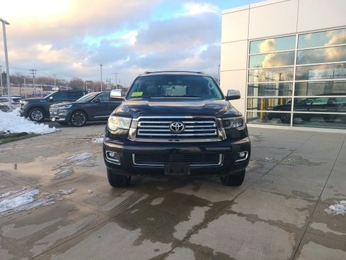 Used 2019 Toyota Sequoia Platinum image 2