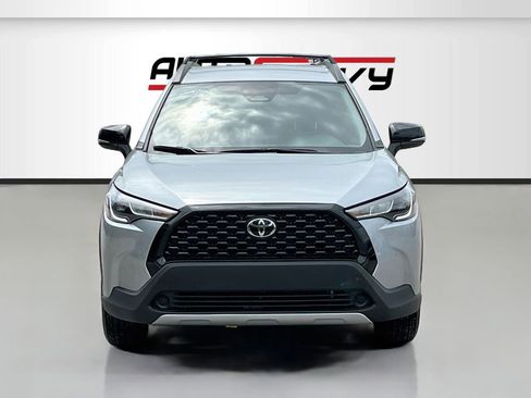 Used 2025 Toyota Corolla Cross LE FWD image 2