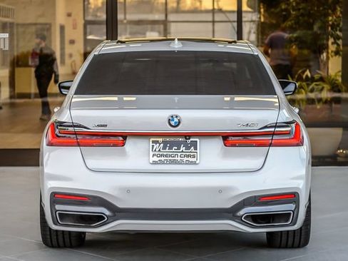 Used 2020 BMW 740i xDrive w/ M Sport Package image 8