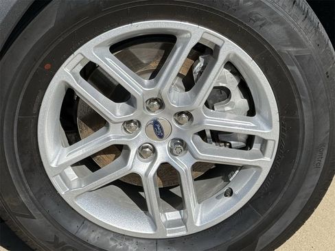 New 2025 Ford Explorer Active image 32