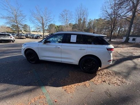 Used 2022 Lincoln Corsair Reserve w/ Equipment Group 201A image 3