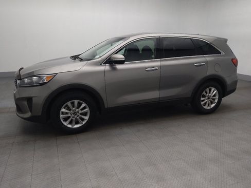Used 2019 Kia Sorento L image 2