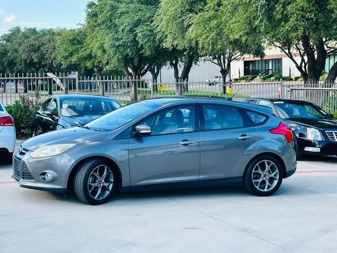 Used 2013 Ford Focus SE FWD image 4
