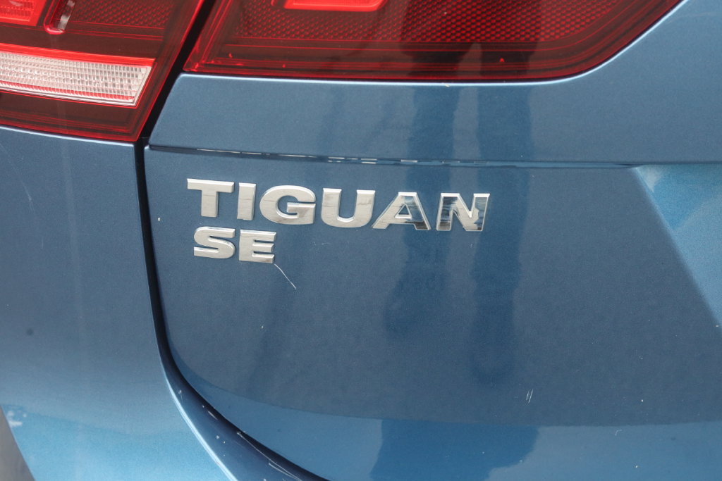 Used 2019 Volkswagen Tiguan SE w/ Panoramic Sunroof Package AWD/4WD image 38