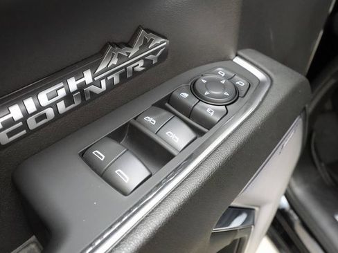 Used 2024 Chevrolet Silverado 1500 High Country w/ Technology Package image 8