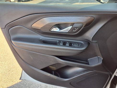 Used 2023 GMC Terrain SLE FWD image 22