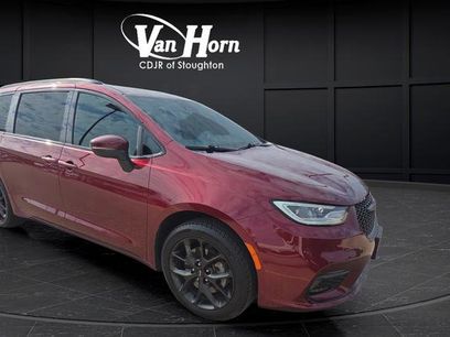 Used 2023 Chrysler Pacifica Touring-L w/ S Appearance Package