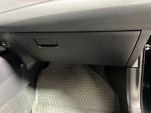 Used 2024 Toyota Corolla LE image 33