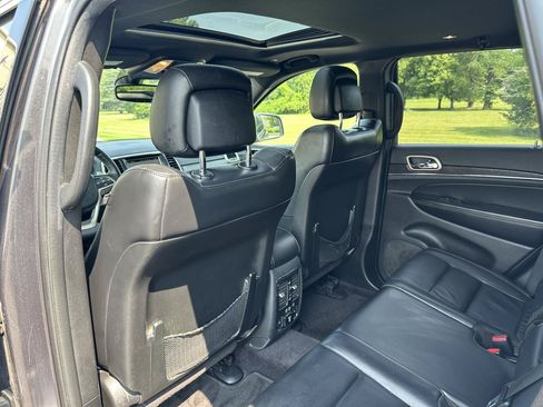 Used 2017 Jeep Grand Cherokee Limited AWD/4WD image 15