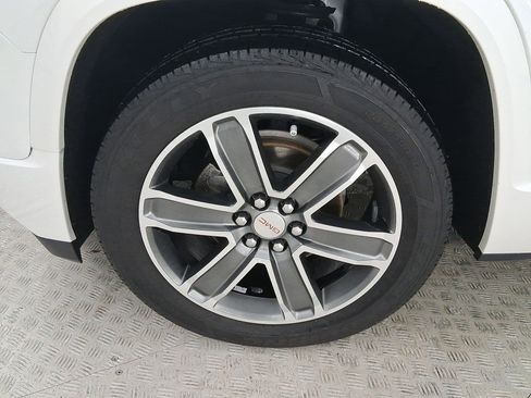 Used 2019 GMC Acadia Denali w/ Technology Package image 11