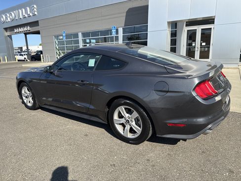 Used 2020 Ford Mustang Coupe RWD image 3
