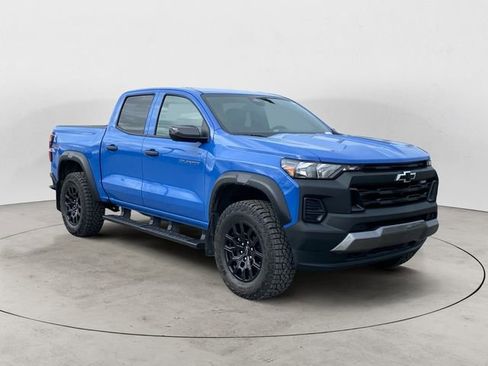 Used 2025 Chevrolet Colorado Trail Boss AWD/4WD image 7
