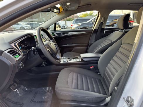 Used 2019 Ford Fusion SE FWD image 20