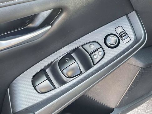Used 2025 Nissan Sentra SV FWD image 15
