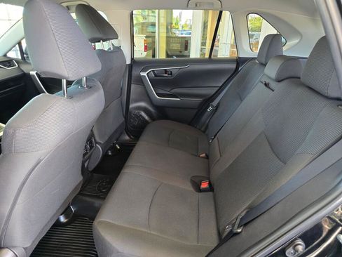 Used 2022 Toyota RAV4 LE AWD/4WD image 34