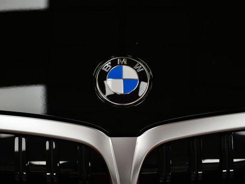 Used 2025 BMW 330i xDrive Sedan w/ Premium Package AWD/4WD image 18